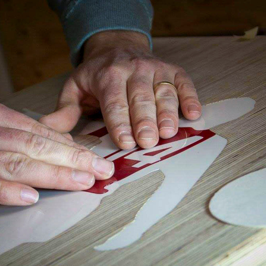 Ode aan Johan Cruijff – gepersonaliseerd relatiegeschenk van acryl en hout