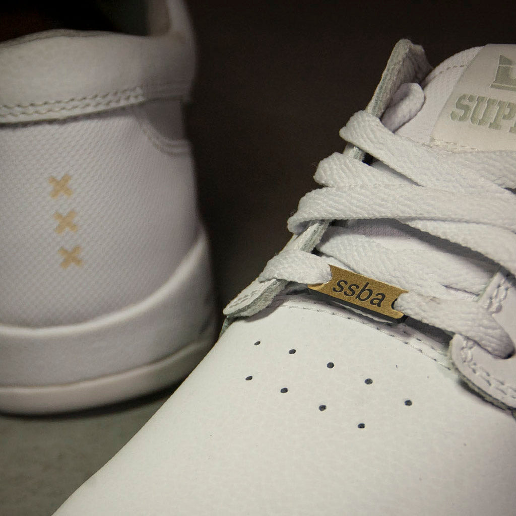 Gepersonaliseerde sneakers – afscheidscadeau op maat