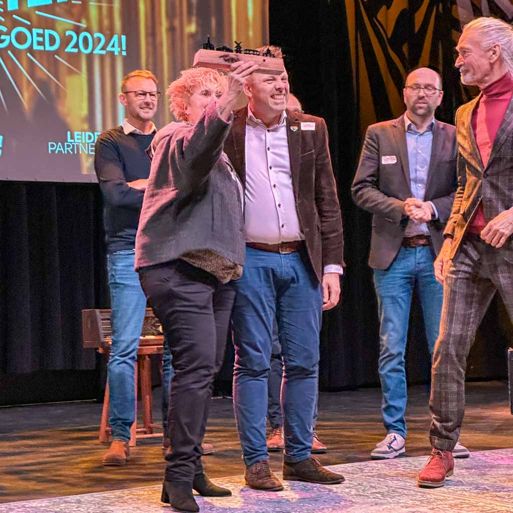 Ondernemer van het Jaar award – gepersonaliseerde houten trofee
