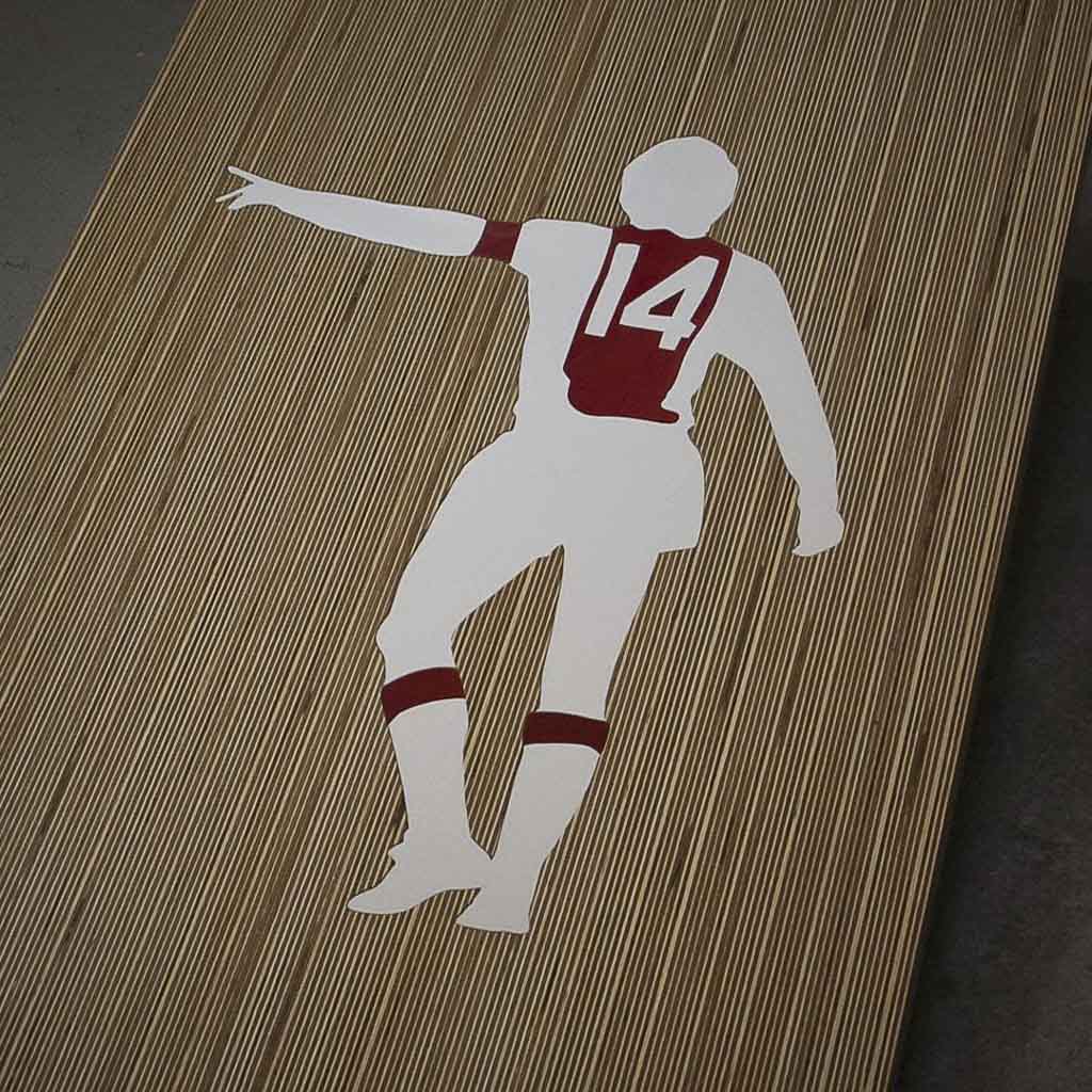 Ode aan Johan Cruijff – gepersonaliseerd relatiegeschenk van acryl en hout