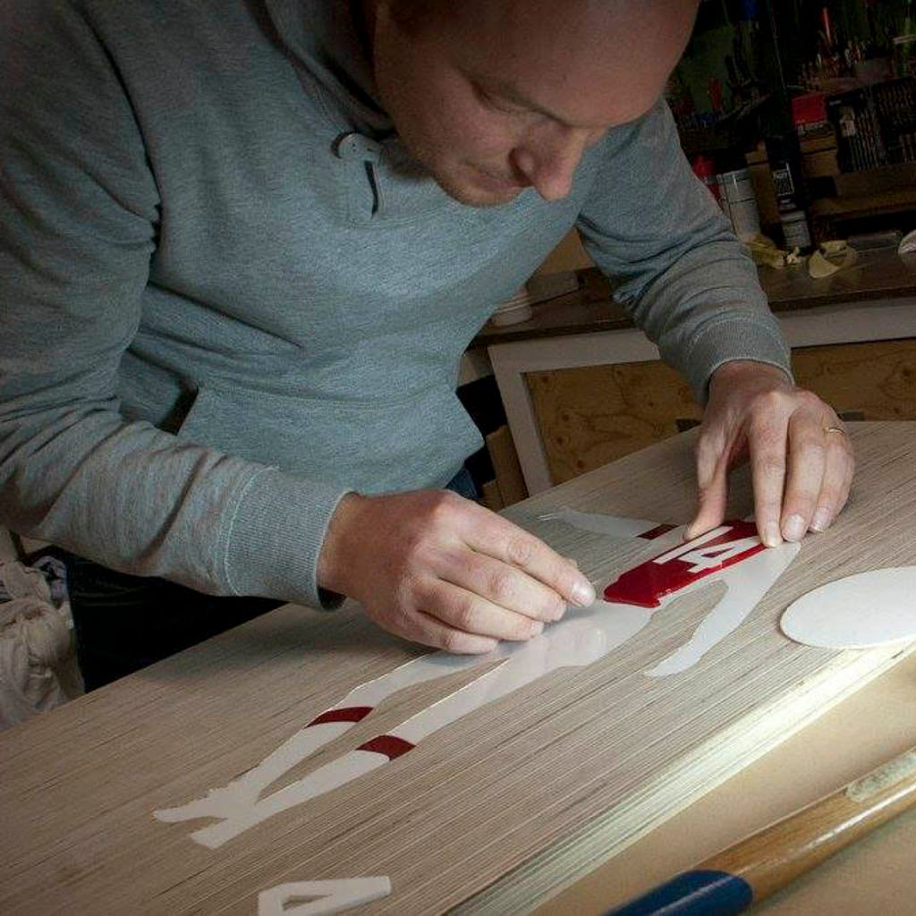 Ode aan Johan Cruijff – gepersonaliseerd relatiegeschenk van acryl en hout